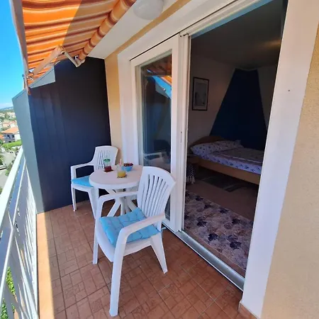 Domino Apartment